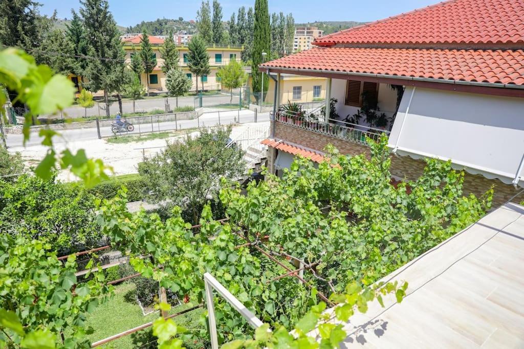 Cereni Guesthouse Berati Exterior foto